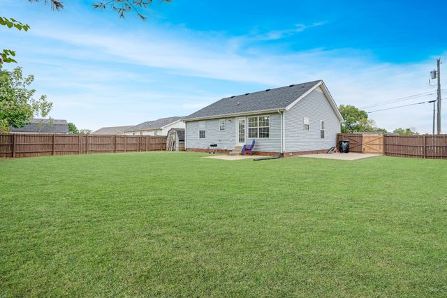 1030 Mile High Dr, Clarksville, TN 37042