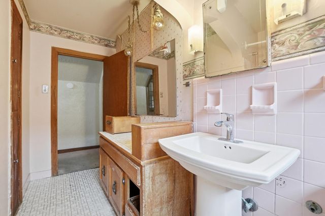 1089 Wellington Boulevard, Columbus, OH 43219