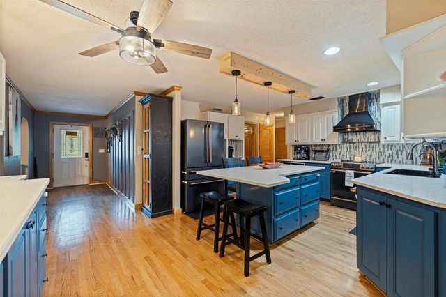 8701 64TH STREET N, Pinellas Park, FL 33782