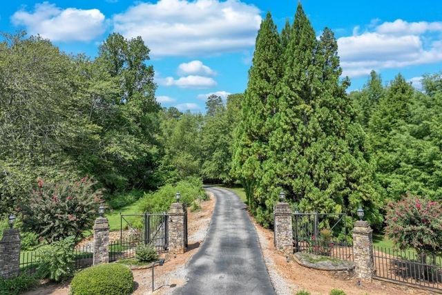 6303 Ben Parks Road, Murrayville, GA 30564