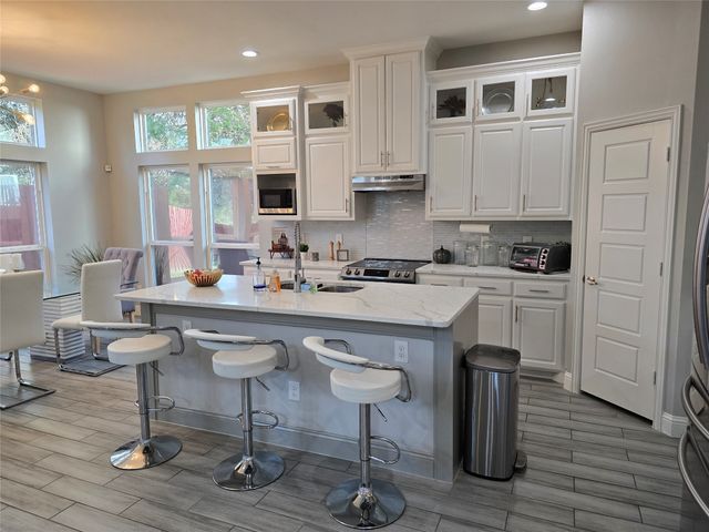 2831 Curvilinear Court, Dallas, TX 75227