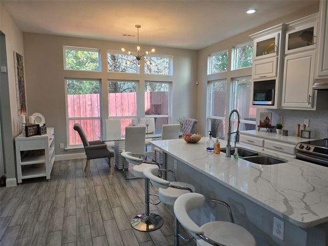 2831 Curvilinear Court, Dallas, TX 75227