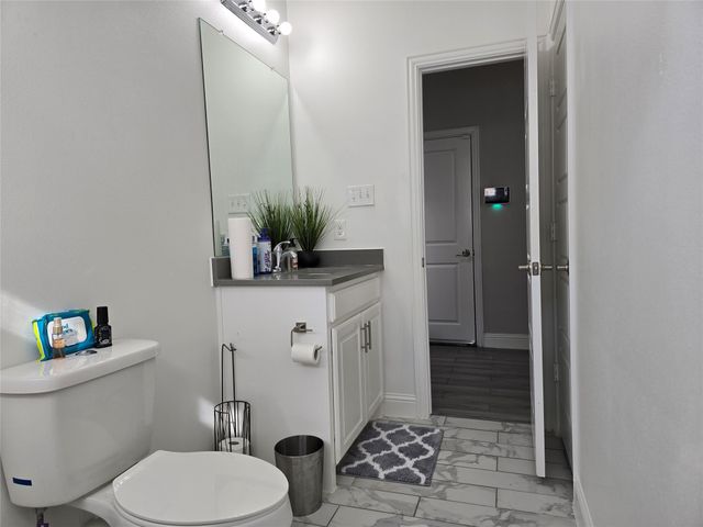 2831 Curvilinear Court, Dallas, TX 75227