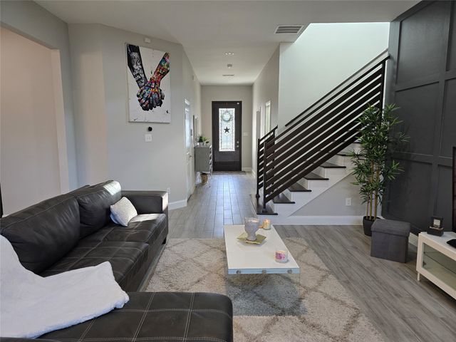 2831 Curvilinear Court, Dallas, TX 75227