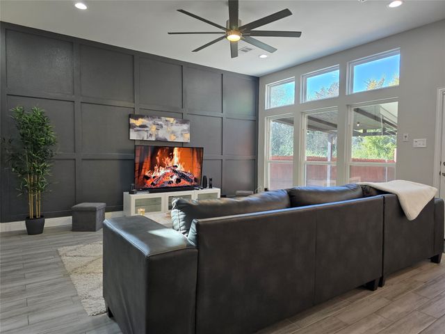 2831 Curvilinear Court, Dallas, TX 75227