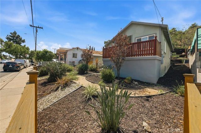 1105 N Hazard, Los Angeles, CA 90063