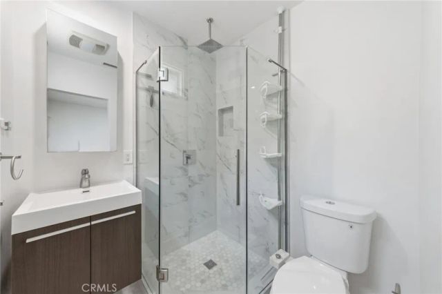 1105 N Hazard, Los Angeles, CA 90063