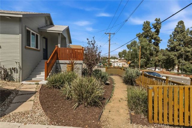 1105 N Hazard, Los Angeles, CA 90063