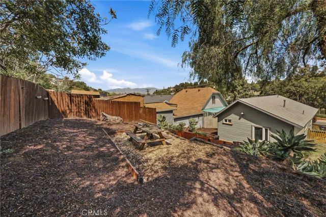 1105 N Hazard, Los Angeles, CA 90063