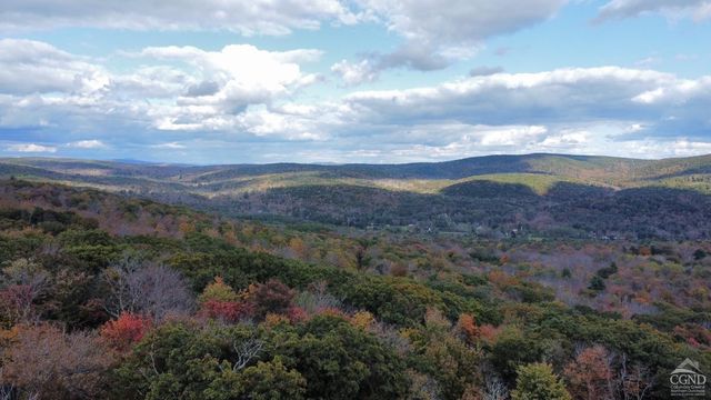 3 West Hill Rd., Austerlitz, NY 12017