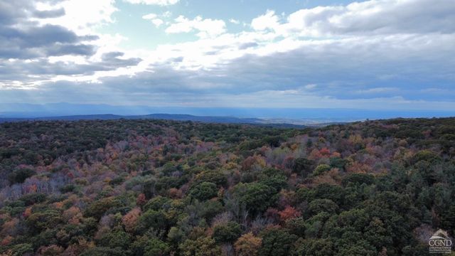 3 West Hill Rd., Austerlitz, NY 12017