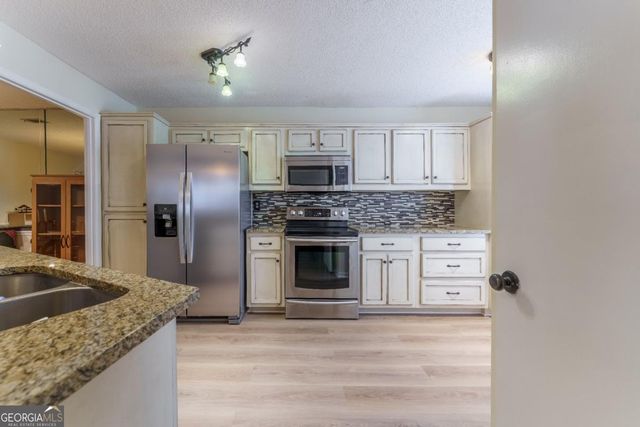 403 Mill Pond Road, Roswell, GA 30076