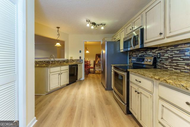 403 Mill Pond Road, Roswell, GA 30076