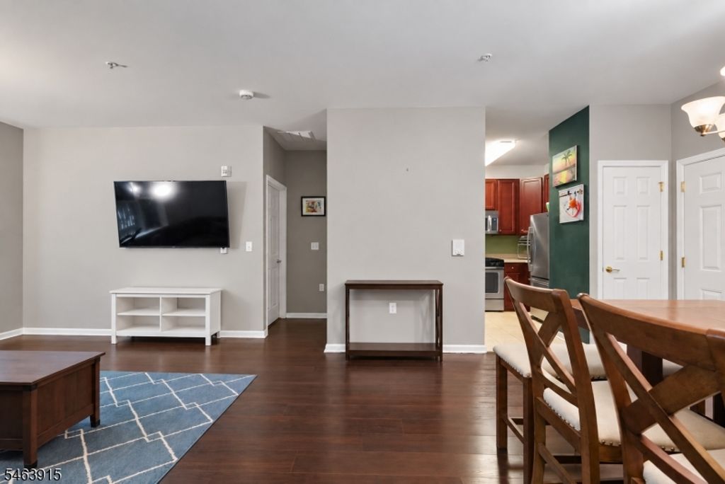 435 Van Houten Ave 102, Passaic City, NJ 07055 — photo 4