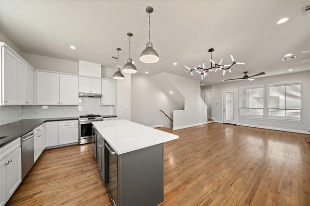 2779 Clinton Drive, Houston, TX 77020