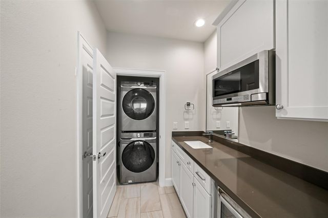 2779 Clinton Drive, Houston, TX 77020
