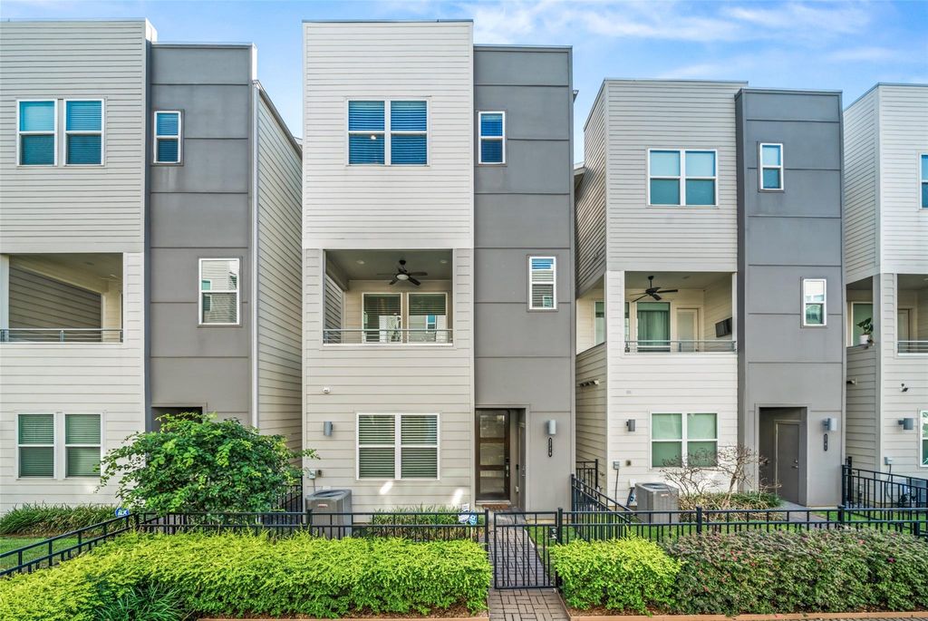 2779 Clinton Drive, Houston, TX 77020