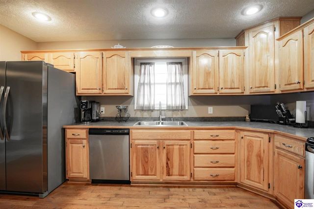 16 Sarah Court, Rineyville, KY 40162