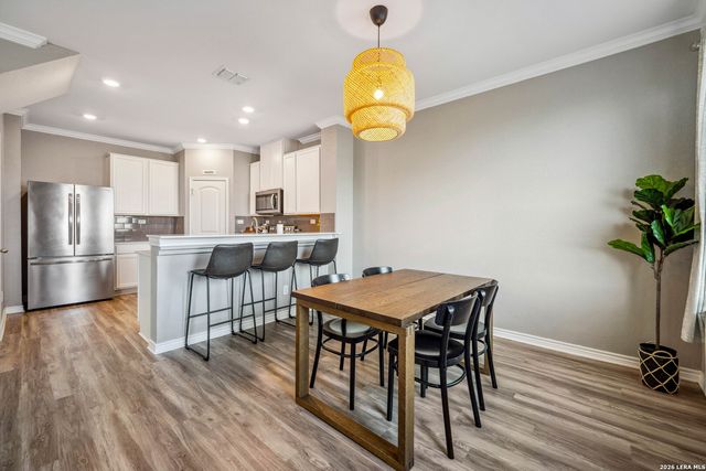 1953 BROOK BND, New Braunfels, TX 78130