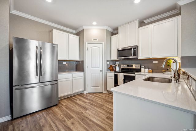 1953 BROOK BND, New Braunfels, TX 78130