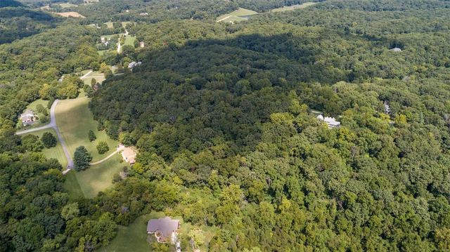 18520 Hawks Hill Road, Wildwood, MO 63069