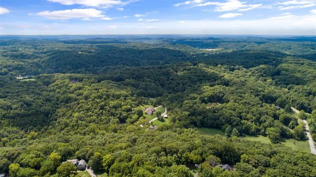 18520 Hawks Hill Road, Wildwood, MO 63069