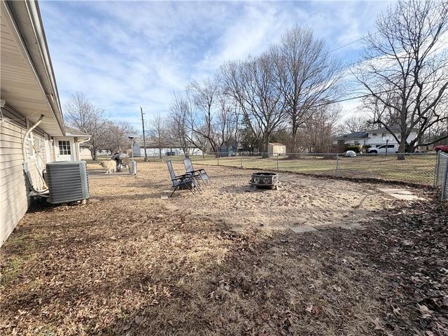 103 W Locust Street, Archie, MO 64725