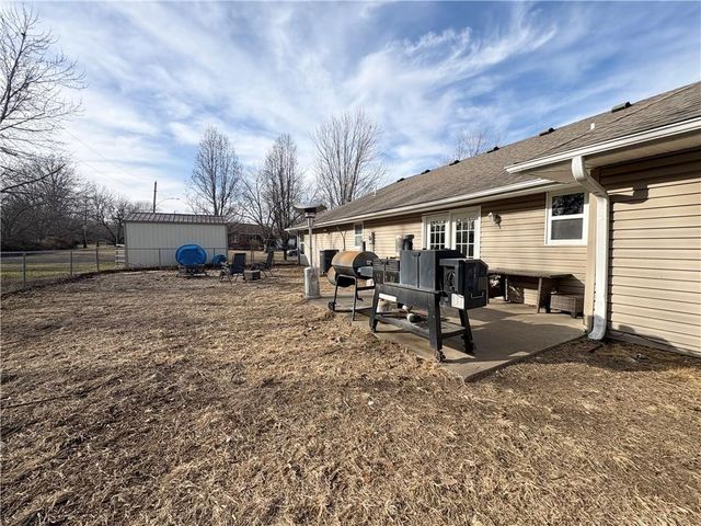 103 W Locust Street, Archie, MO 64725