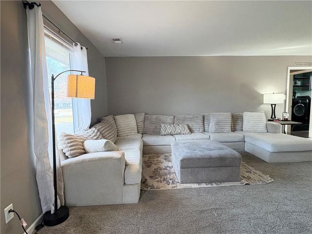 103 W Locust Street, Archie, MO 64725