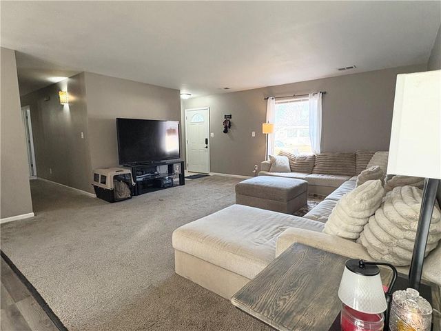 103 W Locust Street, Archie, MO 64725