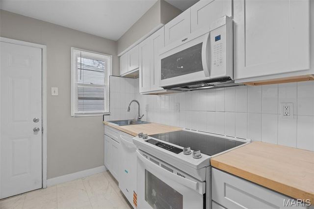 7431 Esterbrook Drive, St Louis, MO 63136