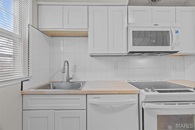 7431 Esterbrook Drive, St Louis, MO 63136