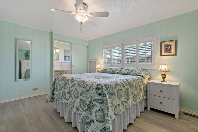 3301 ALT 19 611, Palm Harbor, FL 34683