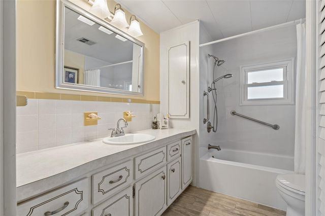 3301 ALT 19 611, Palm Harbor, FL 34683