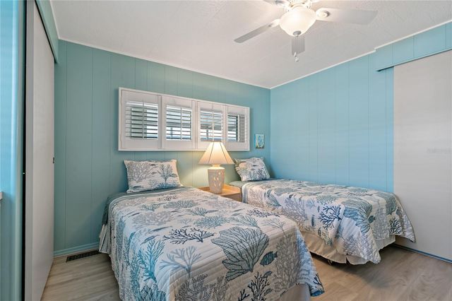 3301 ALT 19 611, Palm Harbor, FL 34683