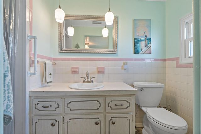 3301 ALT 19 611, Palm Harbor, FL 34683