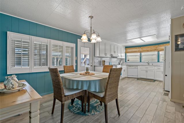 3301 ALT 19 611, Palm Harbor, FL 34683