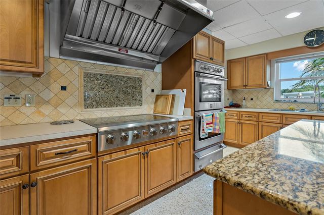 3301 ALT 19 611, Palm Harbor, FL 34683