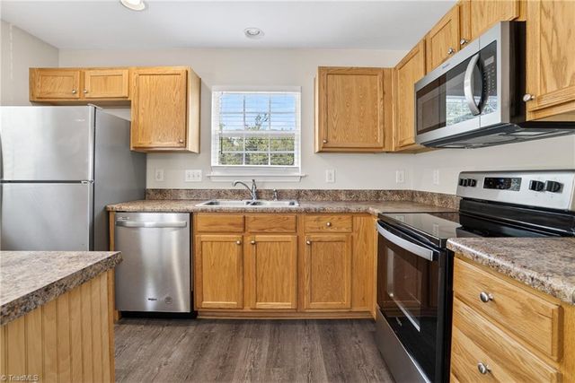 614 Grasswren Way, Greensboro, NC 27409