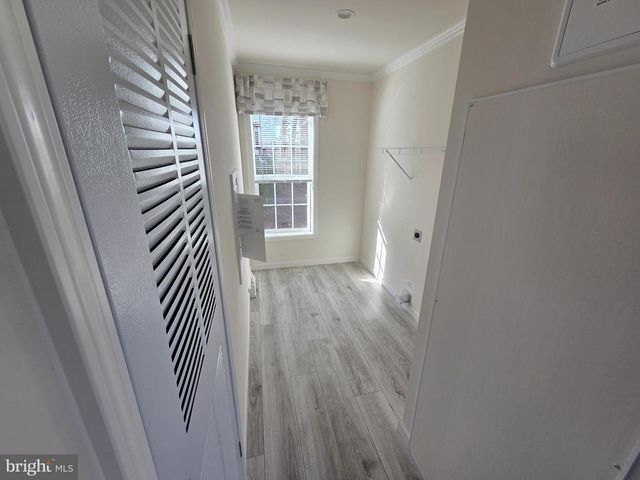 10 WOODEDGE DR, Quakertown, PA 18951