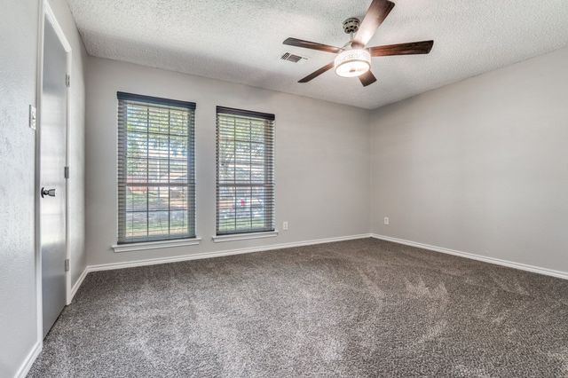 322 Cardinal Creek Drive, Duncanville, TX 75137