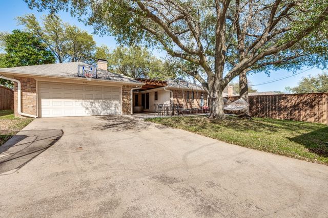 322 Cardinal Creek Drive, Duncanville, TX 75137