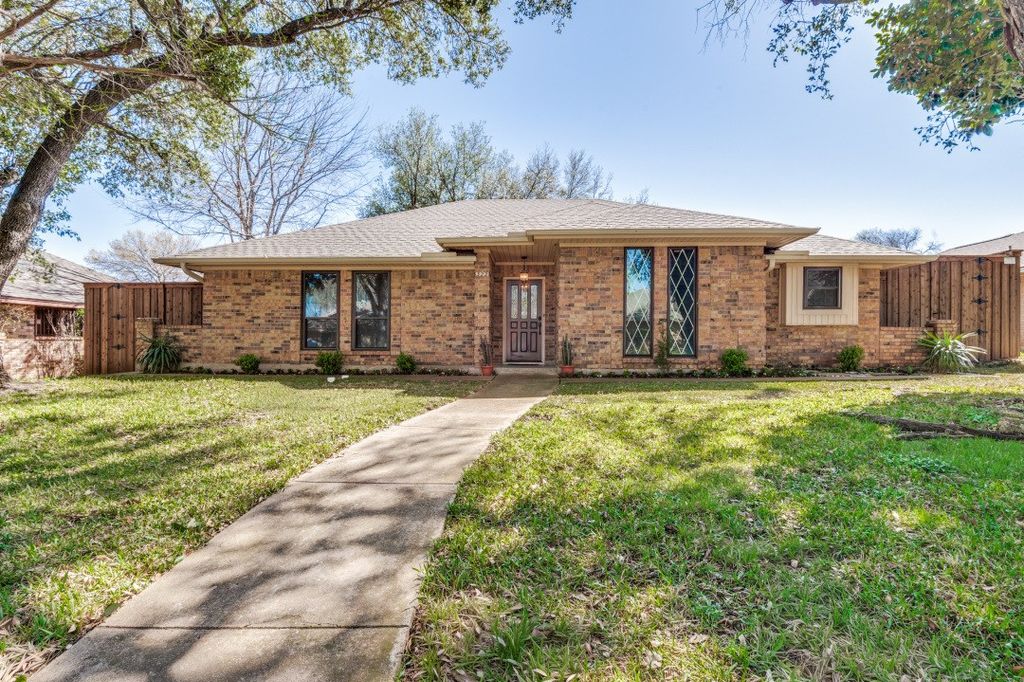 322 Cardinal Creek Drive, Duncanville, TX 75137