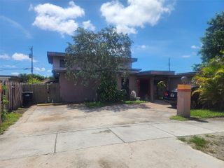 935 SW 72nd Ave, Miami, FL 33144