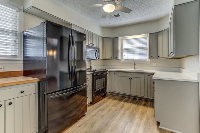 4578 SEQUOIA RD, Memphis, TN 38117