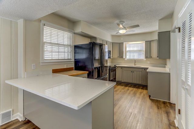 4578 SEQUOIA RD, Memphis, TN 38117