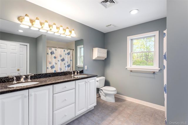 56 Lagoon Court W, South Jamesport, NY 11901
