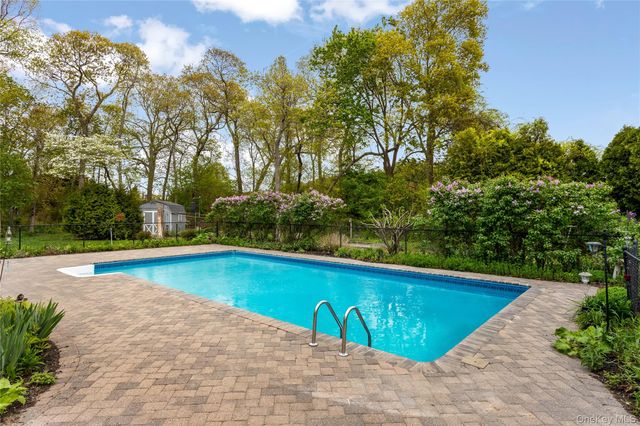 56 Lagoon Court W, South Jamesport, NY 11901