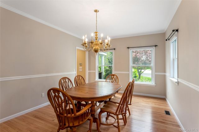 56 Lagoon Court W, South Jamesport, NY 11901