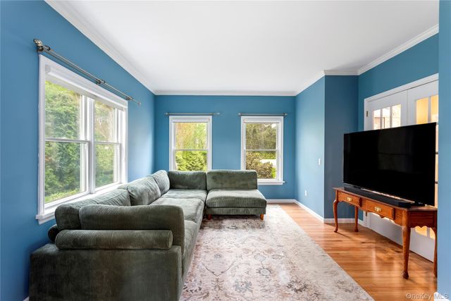 56 Lagoon Court W, South Jamesport, NY 11901